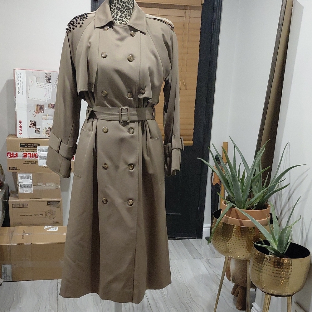 Anna Collection Wool Coat in Tan In Amazing Condition Like New 100% Wool Ptp 22i